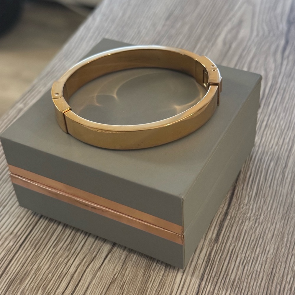 Michael Kors Stainless Steel Rose Gold Tone Hinged Bangle-- Excellent Condition